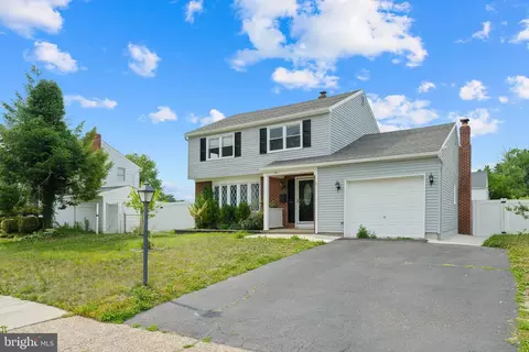 Exterior - 401 Jefferson Ave, Beverly, NJ 08010 photo 3 of 9