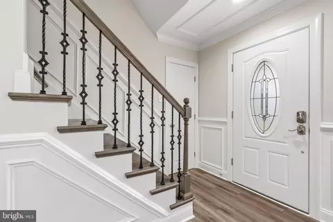 Entry Way - 401 Jefferson Ave, Beverly, NJ 08010 photo 1 of 4