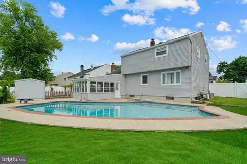 Exterior - 401 Jefferson Ave, Beverly, NJ 08010 photo 7 of 9