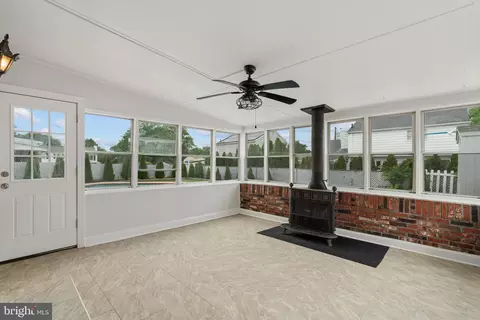 Exterior - 401 Jefferson Ave, Beverly, NJ 08010 photo 4 of 9