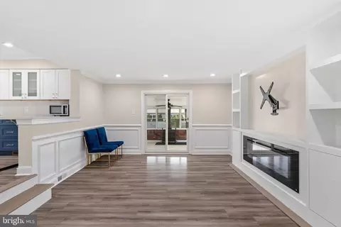 Living - 401 Jefferson Ave, Beverly, NJ 08010 photo 2 of 2