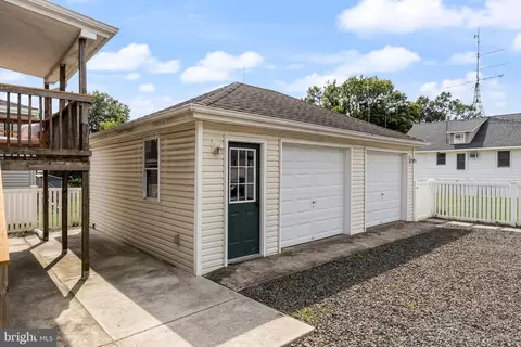 Exterior - 445 E Mill Rd, Maple Shade, NJ 08052 photo 3 of 6