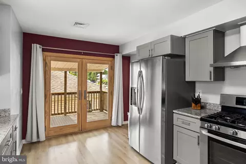 Entry Way - 445 E Mill Rd, Maple Shade, NJ 08052 photo 4 of 8