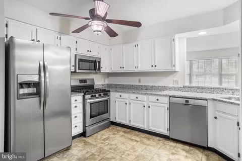 2902 Yarmouth Ln, Mount Laurel, NJ 08054
