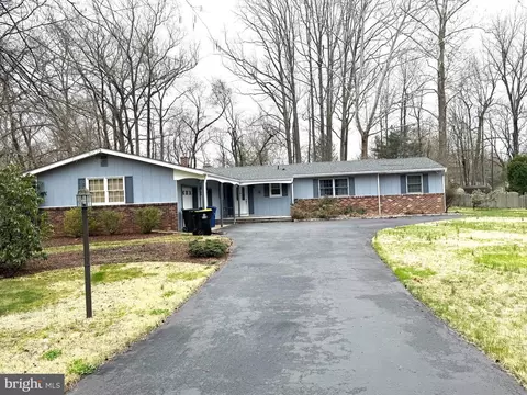 6 Ohio Trl, Medford, NJ 08055