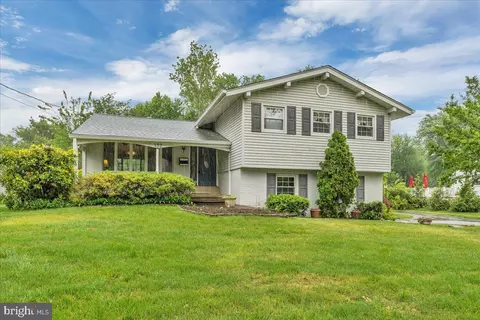 132 Wedgewood Dr, Cinnaminson, NJ 08077