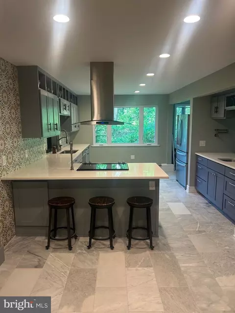 125 Union Mill Rd, Mount Laurel, NJ 08054