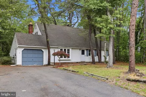 2 Normandy Dr, Medford, NJ 08055