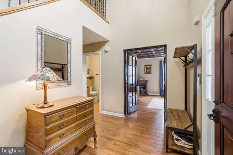 Entry Way - 706 Main St, Riverton, NJ 08077 photo 3 of 8