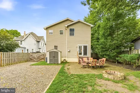 Exterior - 706 Main St, Riverton, NJ 08077 photo 6 of 8