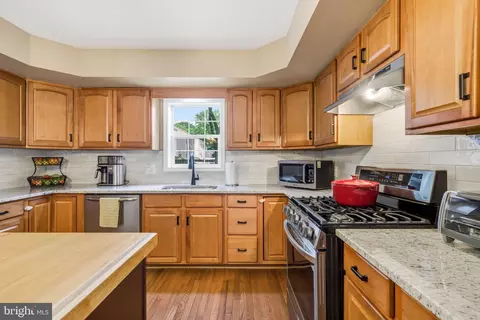 Kitchen - 706 Main St, Riverton, NJ 08077 photo 4 of 6