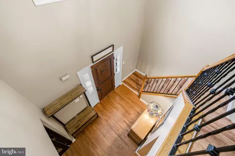 Entry Way - 706 Main St, Riverton, NJ 08077 photo 5 of 8