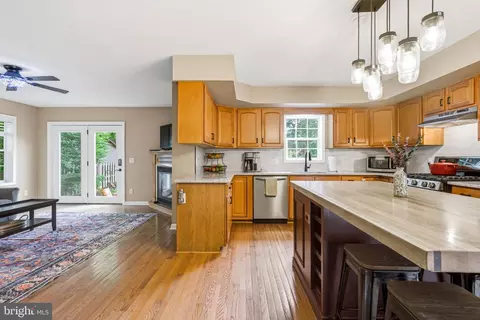 Kitchen - 706 Main St, Riverton, NJ 08077 photo 6 of 6