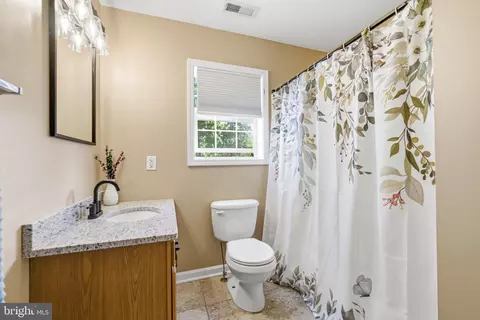 Bath - 706 Main St, Riverton, NJ 08077 photo 3 of 3