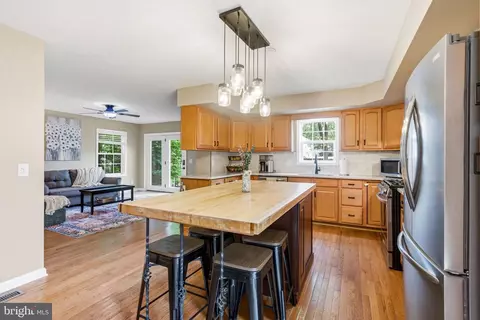 Kitchen - 706 Main St, Riverton, NJ 08077 photo 5 of 6