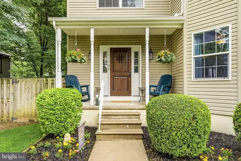 Exterior - 706 Main St, Riverton, NJ 08077 photo 3 of 8