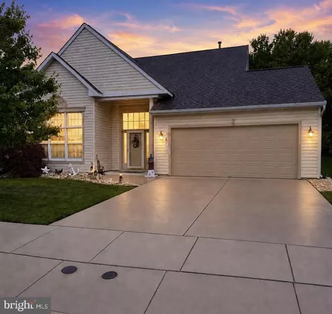 38 Wagon Wheel Ln, Columbus, NJ 08022