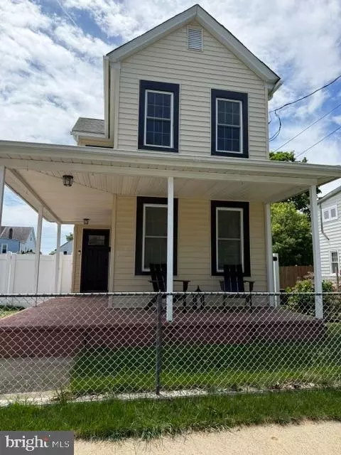 38 E 2nd St, Florence, NJ 08518