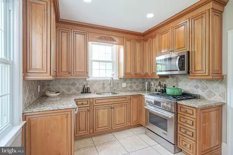 Kitchen - 20 Cooper Ave, Marlton, NJ 08053 photo 1 of 2