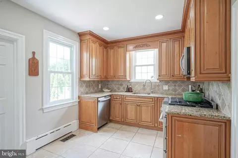 Kitchen - 20 Cooper Ave, Marlton, NJ 08053 photo 2 of 2