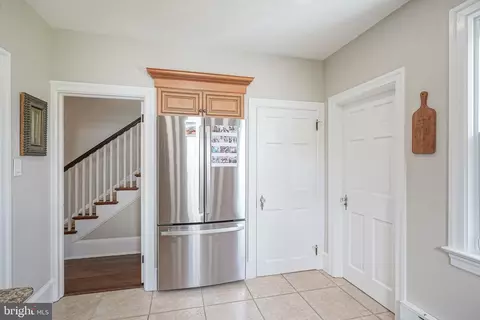 Entry Way - 20 Cooper Ave, Marlton, NJ 08053 photo 4 of 7