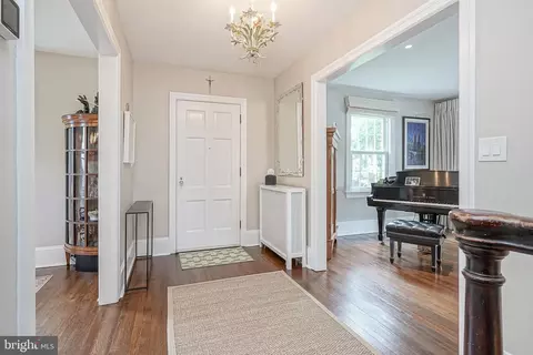 Entry Way - 20 Cooper Ave, Marlton, NJ 08053 photo 2 of 7