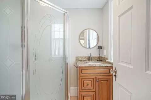 Bath - 20 Cooper Ave, Marlton, NJ 08053 photo 1 of 4