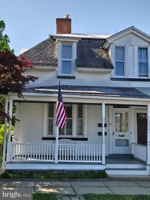 14 Union St, Mount Holly, NJ 08060