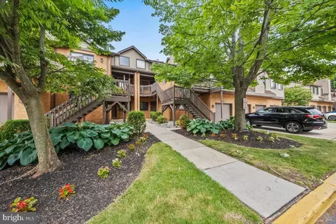 1704 Augusta Cir, Mount Laurel, NJ 08054