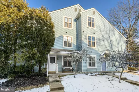 265 Everly Ct # A, Mount Laurel, NJ 08054