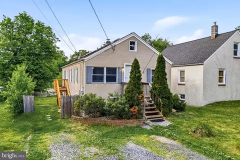 4 Creekview Ave, Bordentown, NJ 08620