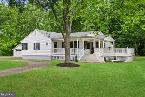23 Bloomer Dr, Burlington, NJ 08016