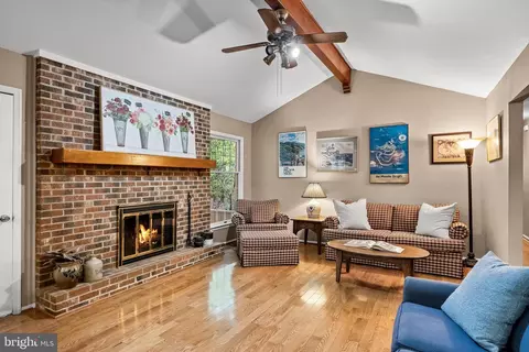 39 Thunderhead Dr, Medford, NJ 08055
