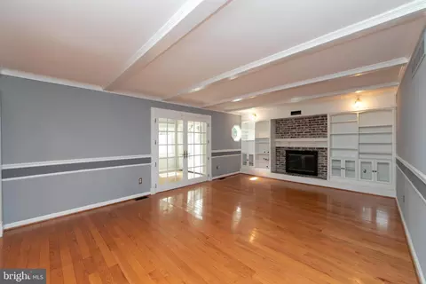 Living - 2 Jay Ct, Marlton, NJ 08053 photo 5 of 8