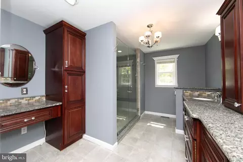 Bath - 2 Jay Ct, Marlton, NJ 08053 photo 2 of 3