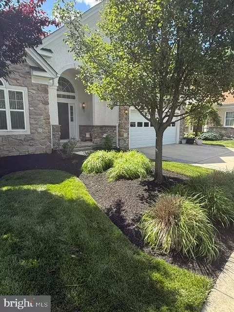 105 Lowell Dr, Marlton, NJ 08053