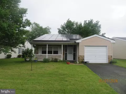 96 Huntington Dr, Southampton, NJ 08088