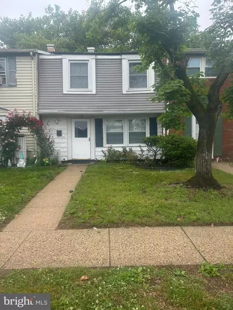 12 Roxburn Pl, Willingboro, NJ 08046