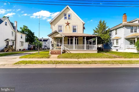 709 Bridgeboro St, Riverside, NJ 08075
