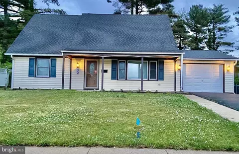 32 Haskell Ln, Willingboro, NJ 08046