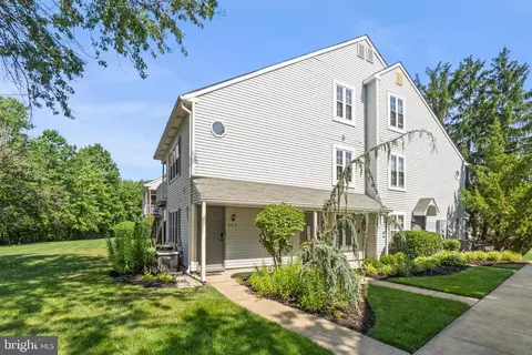 374 B Delancey Pl #374, Mount Laurel, NJ 08054