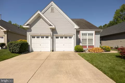 750 Westminster Dr N, Southampton, NJ 08088
