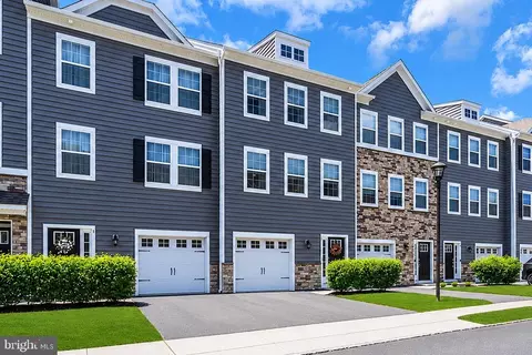 5 Venice Ln, Mount Laurel, NJ 08054