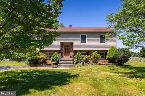 91 Three Bridge Rd, Shamong, NJ 08088
