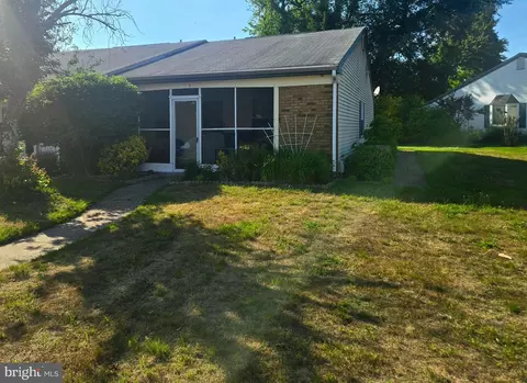 135 Huntington Dr, Southampton, NJ 08088