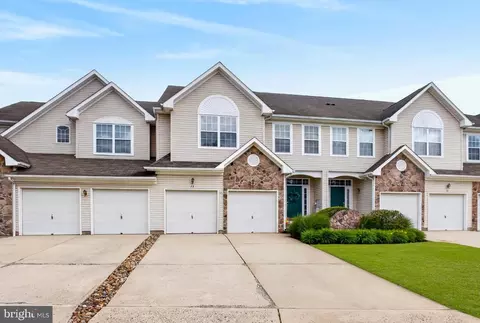 13 Cypress Point Rd, Mount Holly, NJ 08060