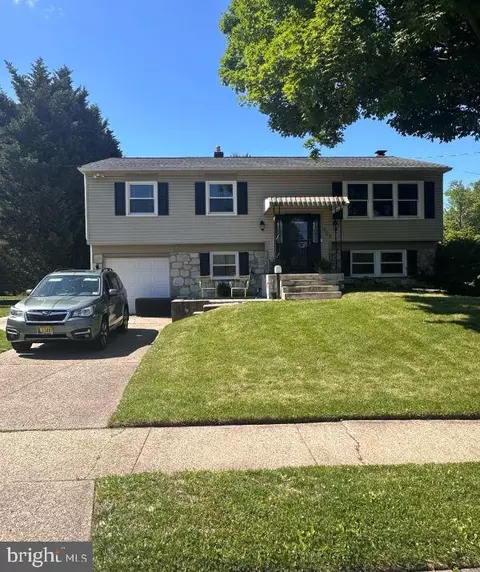 500 Woodlane Ct, Cinnaminson, NJ 08077