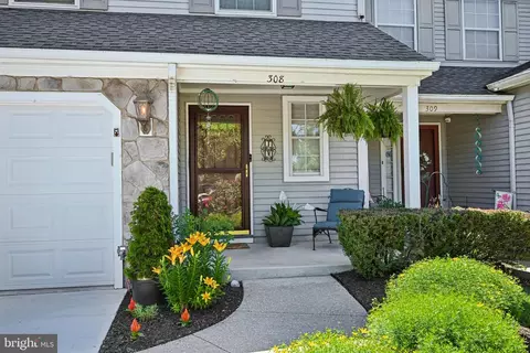 308 Hazelwood Ln, Marlton, NJ 08053