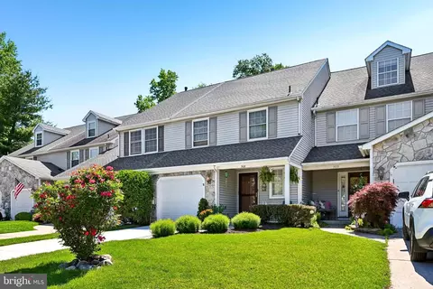 308 Hazelwood Ln, Marlton, NJ 08053