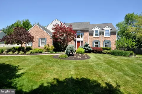 3 Fulton Dr, Mount Laurel, NJ 08054